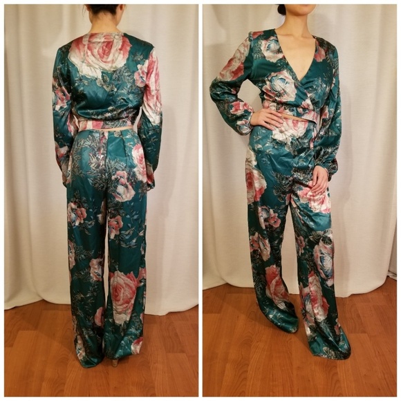 A Peach Silk Emerald Rose 2 Piece Set - Picture 3 of 4